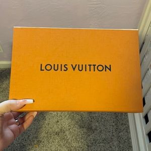 Louis Vuitton med/small box